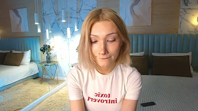 Snapshot of CarolReeves chatting on 02-05-26, 04:33 CarolReeves online show from 02-05-26, 04:33