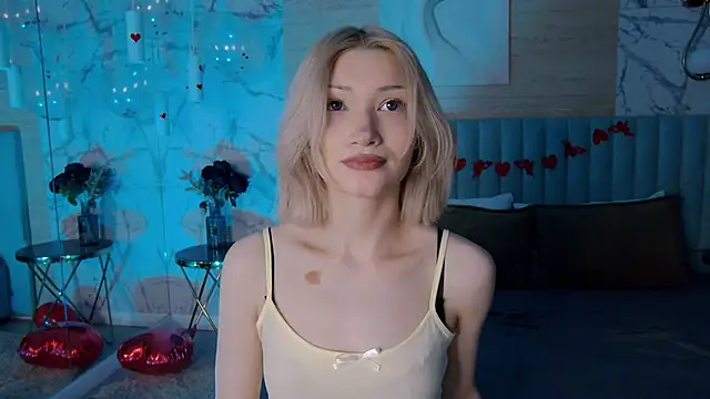 Snapshot of CarolReeves chatting on 02-10-26, 04:33 CarolReeves online show from 02-10-26, 04:33