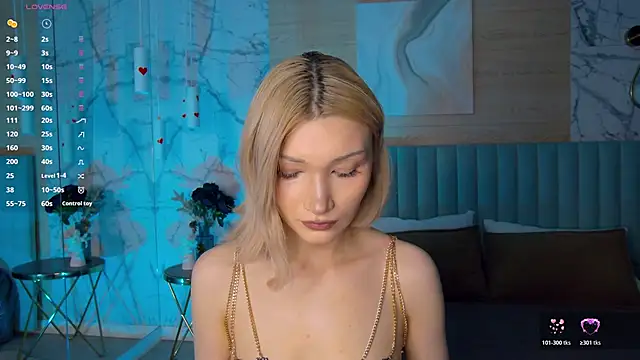 Snapshot of CarolReeves chatting on 02-26-26, 04:50 CarolReeves online show from 02-26-26, 04:50