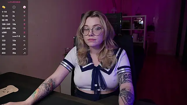 Snapshot of RemyCute chatting on 12-15-24, 08:15 RemyCute online show from 12-15-24, 08:15