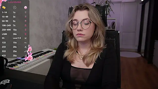 Snapshot of RemyCute chatting on 01-30-25, 06:54 RemyCute online show from 01-30-25, 06:54