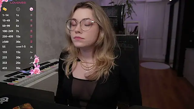 Snapshot of RemyCute chatting on 01-30-25, 09:58 RemyCute online show from 01-30-25, 09:58