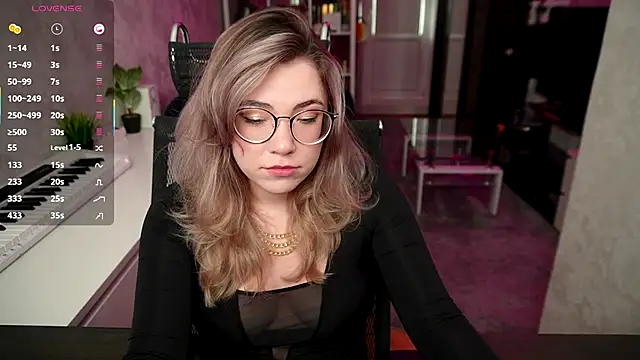 Snapshot of RemyCute chatting on 10-04-25, 12:03 RemyCute online show from 10-04-25, 12:03