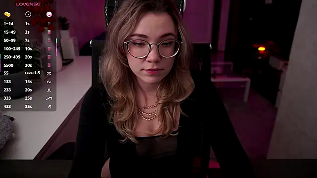 Snapshot of RemyCute chatting on 10-31-25, 07:26 RemyCute online show from 10-31-25, 07:26