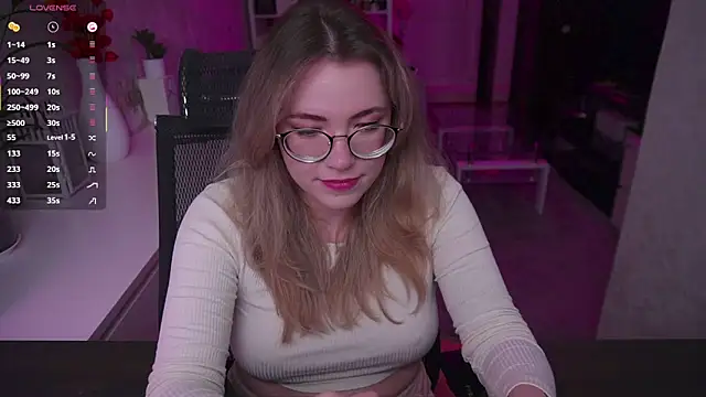 Snapshot of RemyCute chatting on 11-22-25, 04:50 RemyCute online show from 11-22-25, 04:50