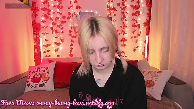 EmmyBunny online show from 09-19-25, 03:34