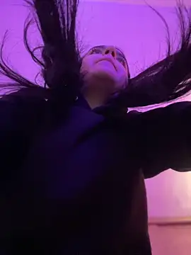 Alicia Ruiz online show from 10-17-25, 06:32