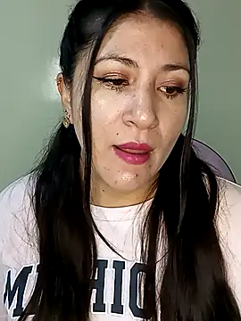 Snapshot of nammy__dirtyhott chatting on 11-05-25, 01:33 nammy dirtyhott online show from 11-05-25, 01:33