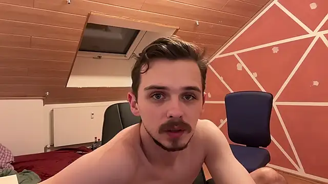 Snapshot of naked_psy chatting on 12-04-24, 02:42 naked psy online show from 12-04-24, 02:42