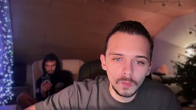 Snapshot of naked_psy chatting on 01-08-25, 01:11 naked psy online show from 01-08-25, 01:11