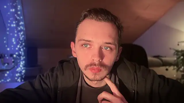 Snapshot of naked_psy chatting on 01-15-25, 04:25 naked psy online show from 01-15-25, 04:25