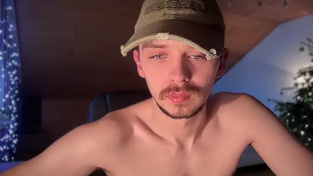 Snapshot of naked_psy chatting on 01-16-25, 04:38 naked psy online show from 01-16-25, 04:38