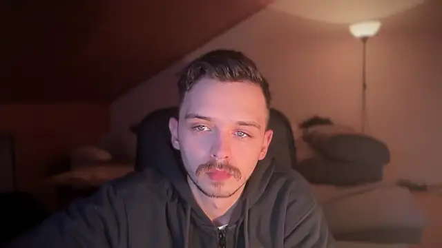 Snapshot of naked_psy chatting on 02-08-25, 12:06 naked psy online show from 02-08-25, 12:06