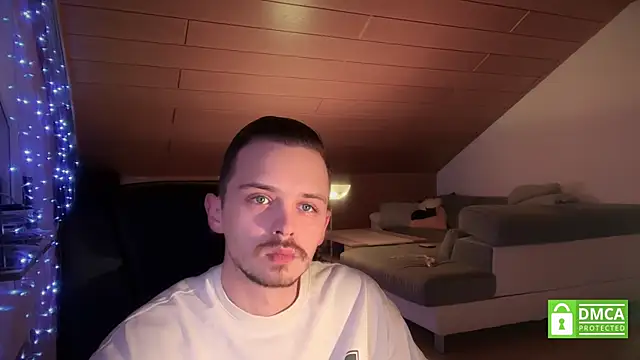 Snapshot of naked_psy chatting on 02-13-25, 12:02 naked psy online show from 02-13-25, 12:02