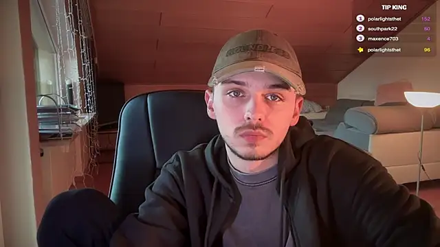 Snapshot of naked_psy chatting on 02-18-25, 06:48 naked psy online show from 02-18-25, 06:48