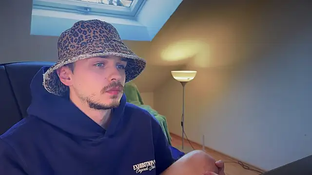 Snapshot of naked_psy chatting on 03-09-25, 03:16 naked psy online show from 03-09-25, 03:16