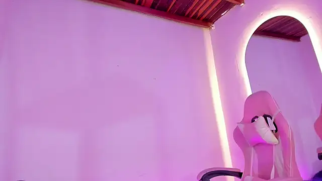 Snapshot of _girl_fernanda_ chatting on 11-20-25, 03:07 girl fernanda online show from 11-20-25, 03:07