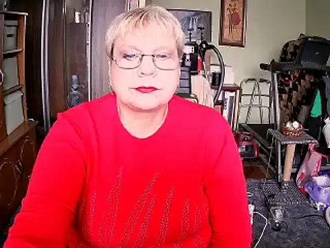 Snapshot of LOLA8888 chatting on 10-22-25, 11:43 LOLA8888 online show from 10-22-25, 11:43