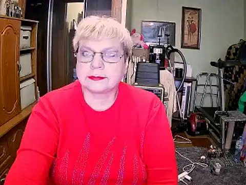 Snapshot of LOLA8888 chatting on 11-06-25, 11:33 LOLA8888 online show from 11-06-25, 11:33