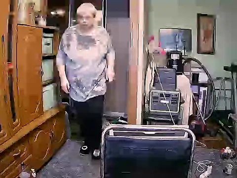 Snapshot of LOLA8888 chatting on 11-11-25, 11:43 LOLA8888 online show from 11-11-25, 11:43