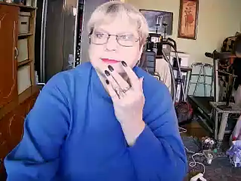 Snapshot of LOLA8888 chatting on 11-21-25, 01:10 LOLA8888 online show from 11-21-25, 01:10