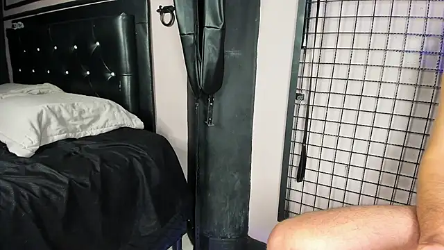 Snapshot of Twisted_Fantasy chatting on 01-15-25, 09:20 Twisted Fantasy online show from 01-15-25, 09:20