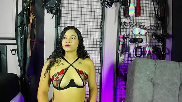 Snapshot of Twisted_Fantasy chatting on 01-21-25, 07:50 Twisted Fantasy online show from 01-21-25, 07:50