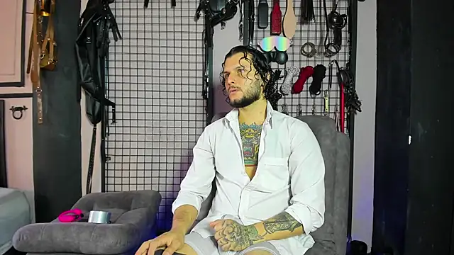 Snapshot of Twisted_Fantasy chatting on 03-09-25, 08:42 Twisted Fantasy online show from 03-09-25, 08:42