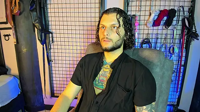 Snapshot of Twisted_Fantasy chatting on 03-12-25, 01:25 Twisted Fantasy online show from 03-12-25, 01:25