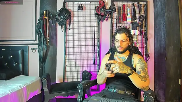 Snapshot of Twisted_Fantasy chatting on 09-09-25, 03:28 Twisted Fantasy online show from 09-09-25, 03:28