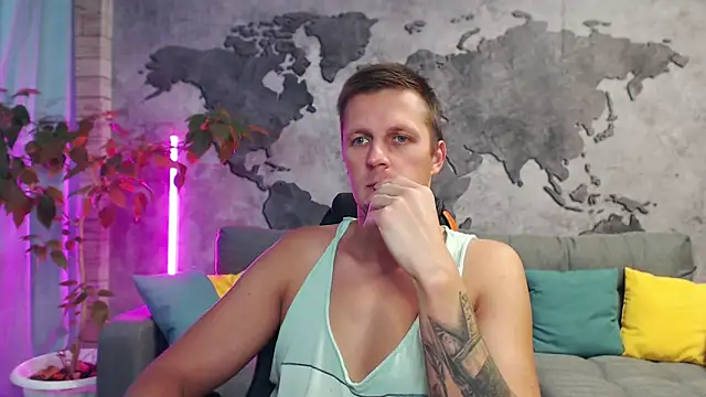 Snapshot of VikingChrisss chatting on 10-26-25, 10:10 VikingChrisss online show from 10-26-25, 10:10