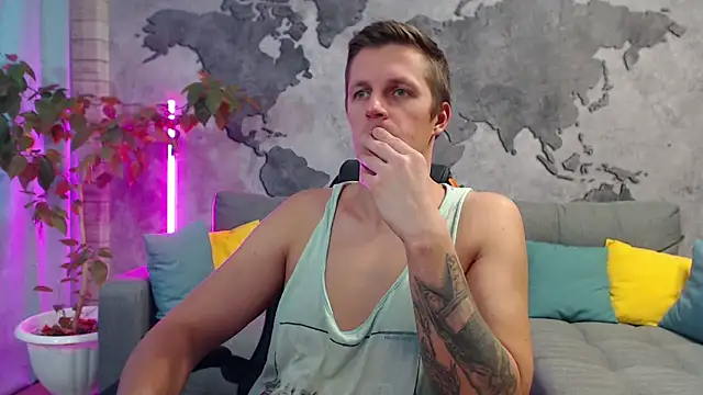 Snapshot of VikingChrisss chatting on 11-24-25, 11:32 VikingChrisss online show from 11-24-25, 11:32