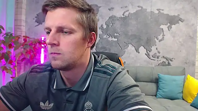 Snapshot of VikingChrisss chatting on 12-05-25, 11:30 VikingChrisss online show from 12-05-25, 11:30