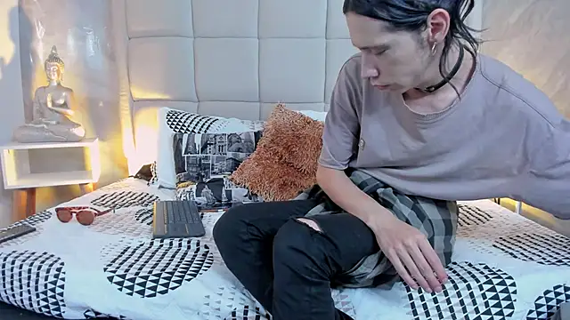 Hecatee 77 online show from 12-16-25, 06:13