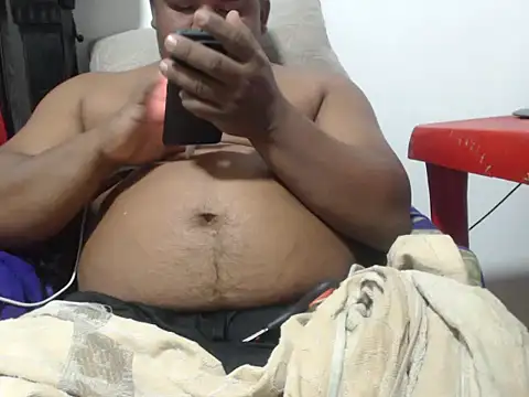 Snapshot of PONSE_LATINO chatting on 12-18-25, 10:27 PONSE LATINO online show from 12-18-25, 10:27