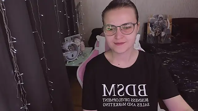 MissBrightShine online show from 10-19-25, 10:27