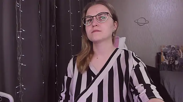 MissBrightShine online show from 11-08-25, 12:05