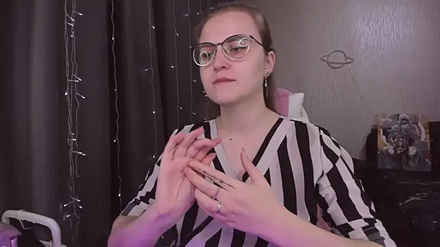 MissBrightShine online show from 11-26-25, 10:38