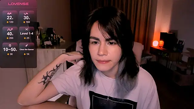 Snapshot of _selectrra chatting on 02-18-25, 02:59  selectrra online show from 02-18-25, 02:59