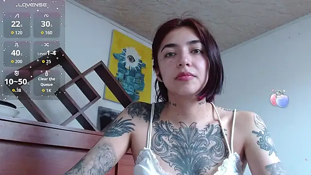 ZoeBakers  online show from 09-30-25, 04:12