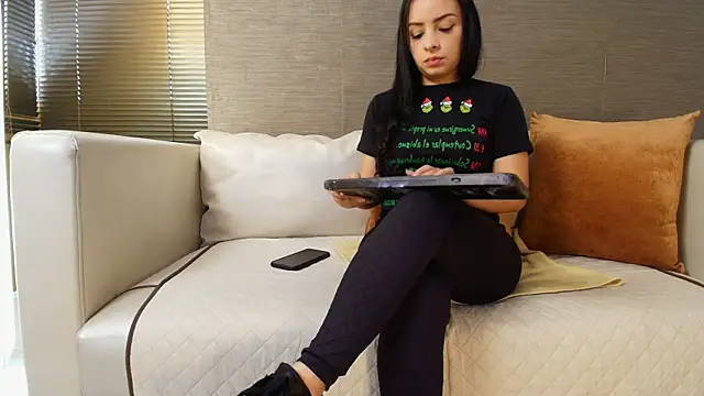 Sophie LittleS online show from 12-13-24, 12:50