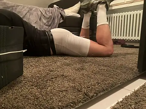 Snapshot of LeviXtreme chatting on 01-11-25, 12:22 LeviXtreme online show from 01-11-25, 12:22