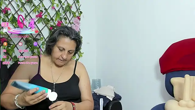 merlyna goldens online show from 11-15-25, 01:58