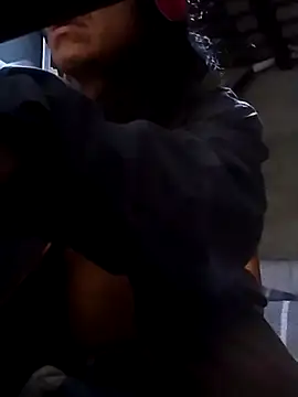 Snapshot of davidatration15 chatting on 10-09-25, 04:10 davidatration15 online show from 10-09-25, 04:10