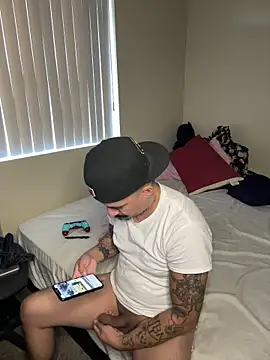 Snapshot of PeterGrandee chatting on 10-08-25, 09:45 PeterGrandee online show from 10-08-25, 09:45