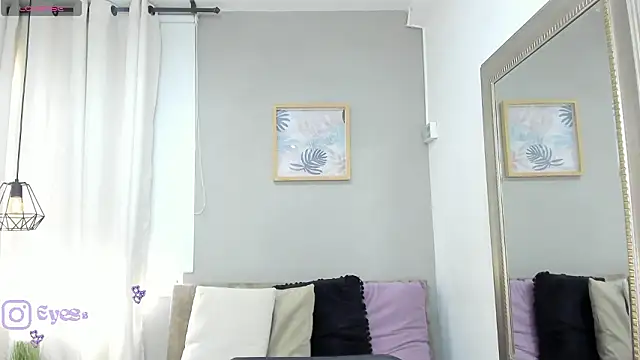 Paula Desousa online show from 02-12-26, 05:41