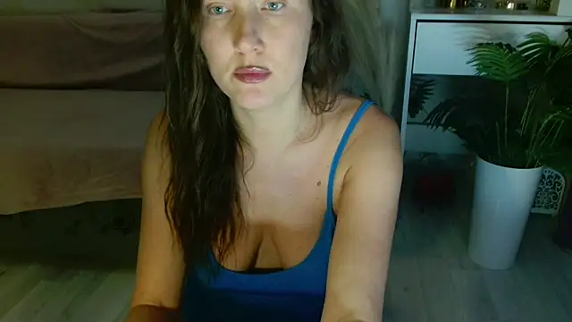 Imcarrieberry online show from 11-28-25, 03:25