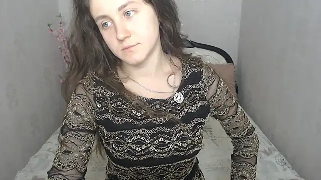 Holliy Cooper online show from 12-12-24, 08:47