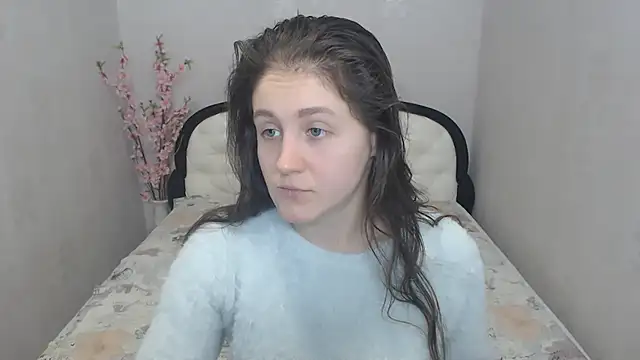 Holliy Cooper online show from 12-20-24, 08:38