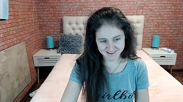 Holliy Cooper online show from 12-24-24, 09:28
